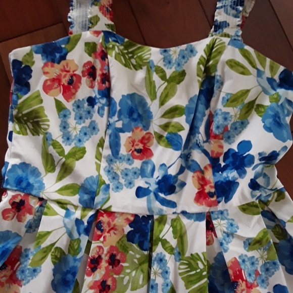 Roz @ Ali  dress - Picture 2 of 4